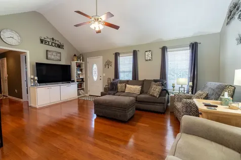 153 Center Point Drive Summertown TN 38483