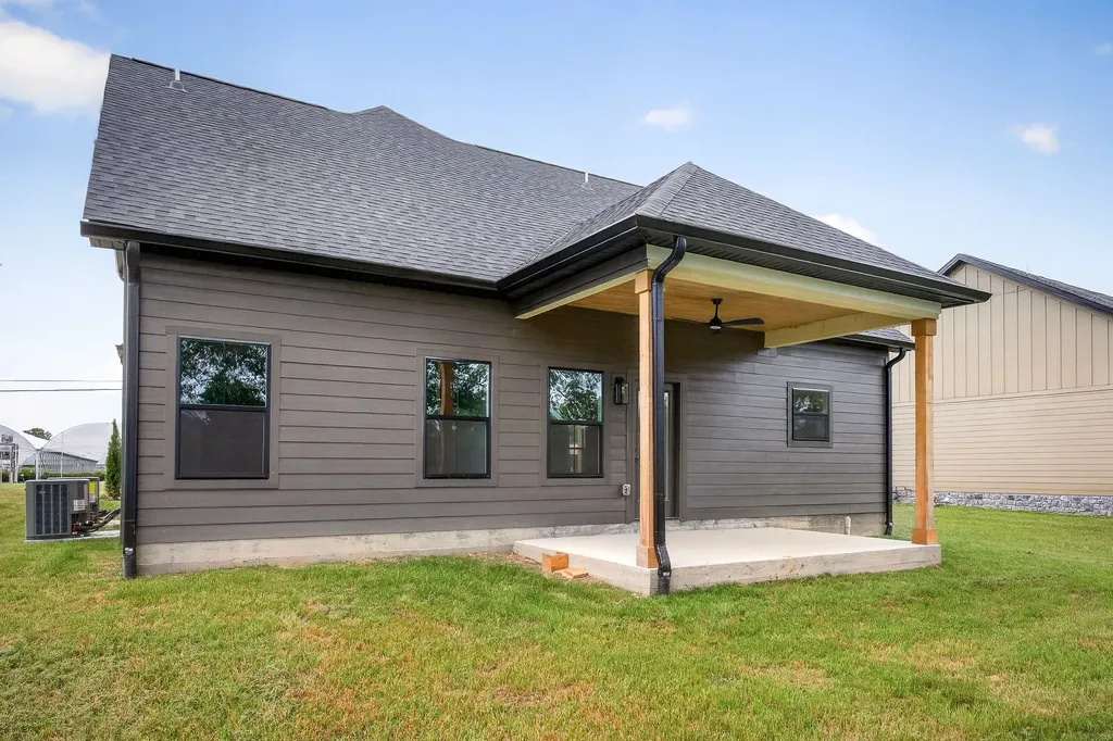 193 Cripps Lane Smithville TN 37166