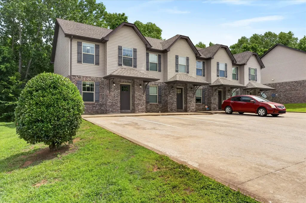 1763 Spring Water Drive Clarksville TN 37040