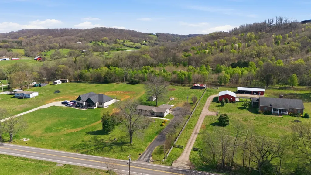 4203 Pulaski Highway Culleoka TN 38451