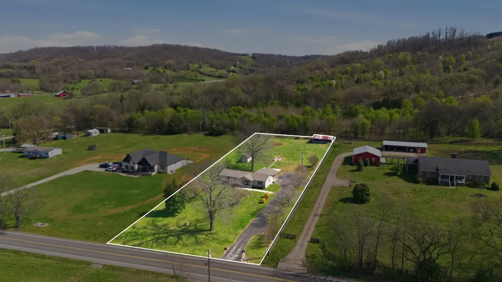 4203 Pulaski Highway Culleoka TN 38451