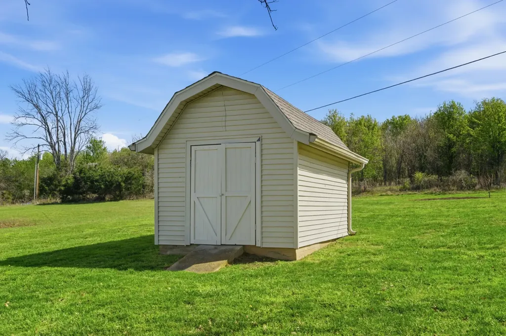 4203 Pulaski Highway Culleoka TN 38451