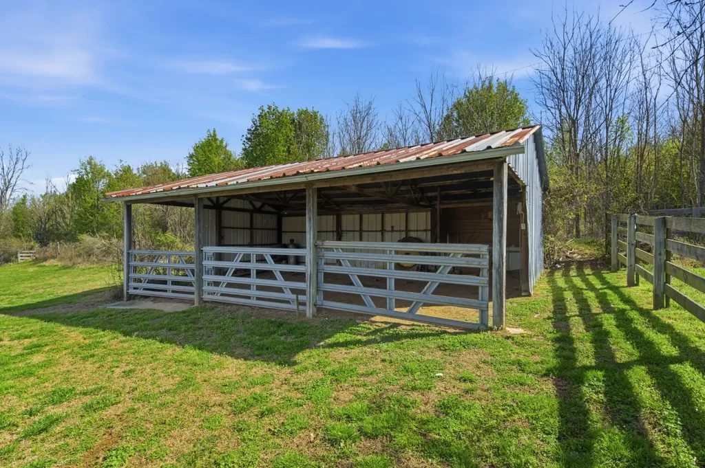 4203 Pulaski Highway Culleoka TN 38451