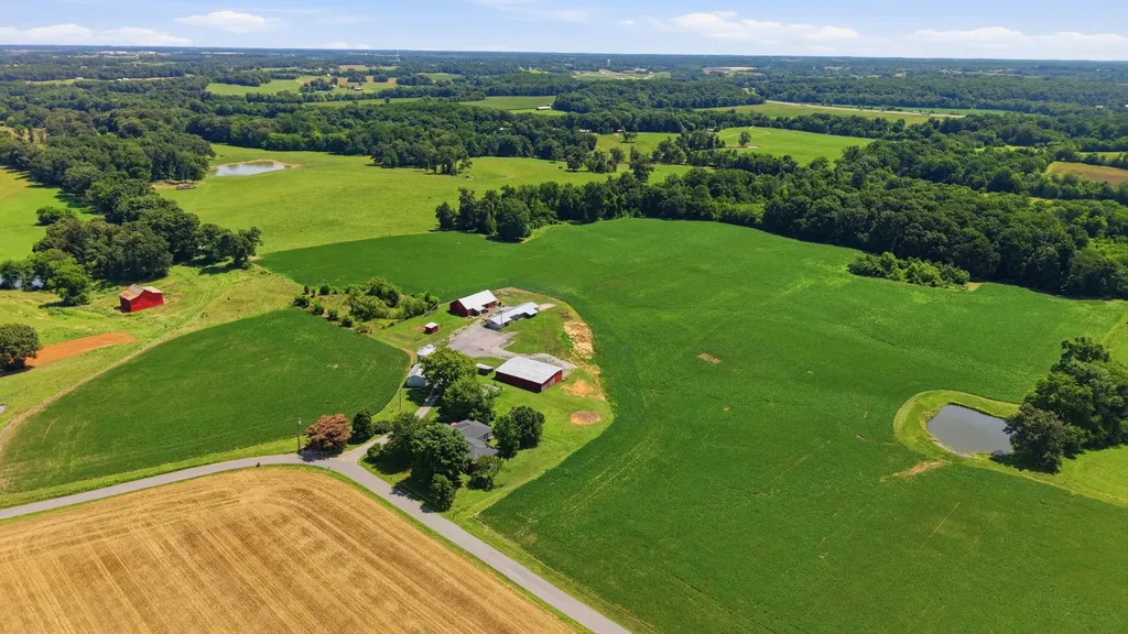 5039 Somerville Road Cross Plains TN 37049
