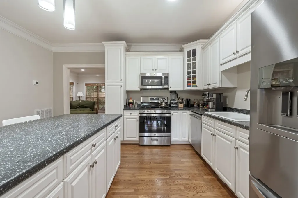 1200A Cedar Lane Nashville TN 37212