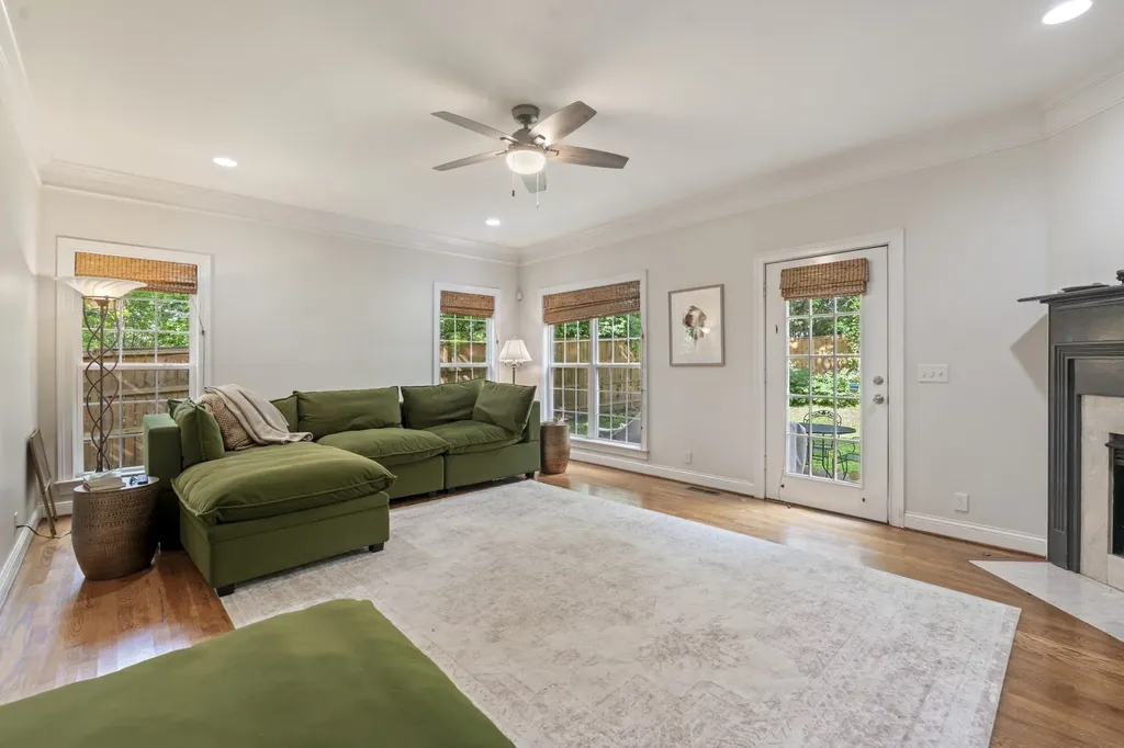 1200A Cedar Lane Nashville TN 37212