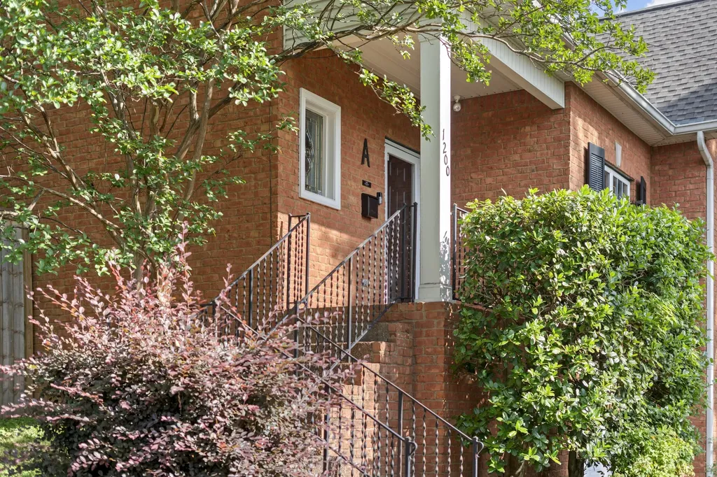 1200A Cedar Lane Nashville TN 37212