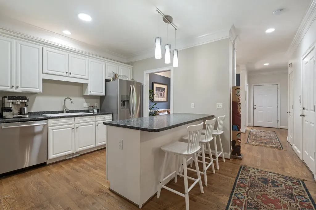 1200A Cedar Lane Nashville TN 37212