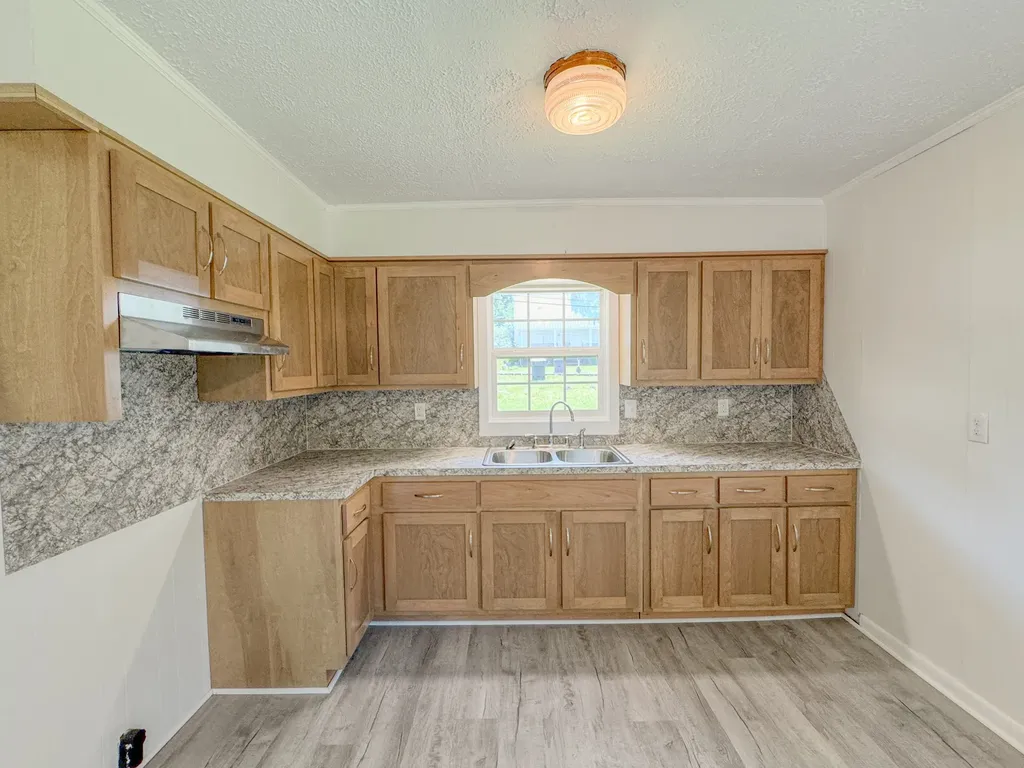 211 Hayes Street Hartsville TN 37074
