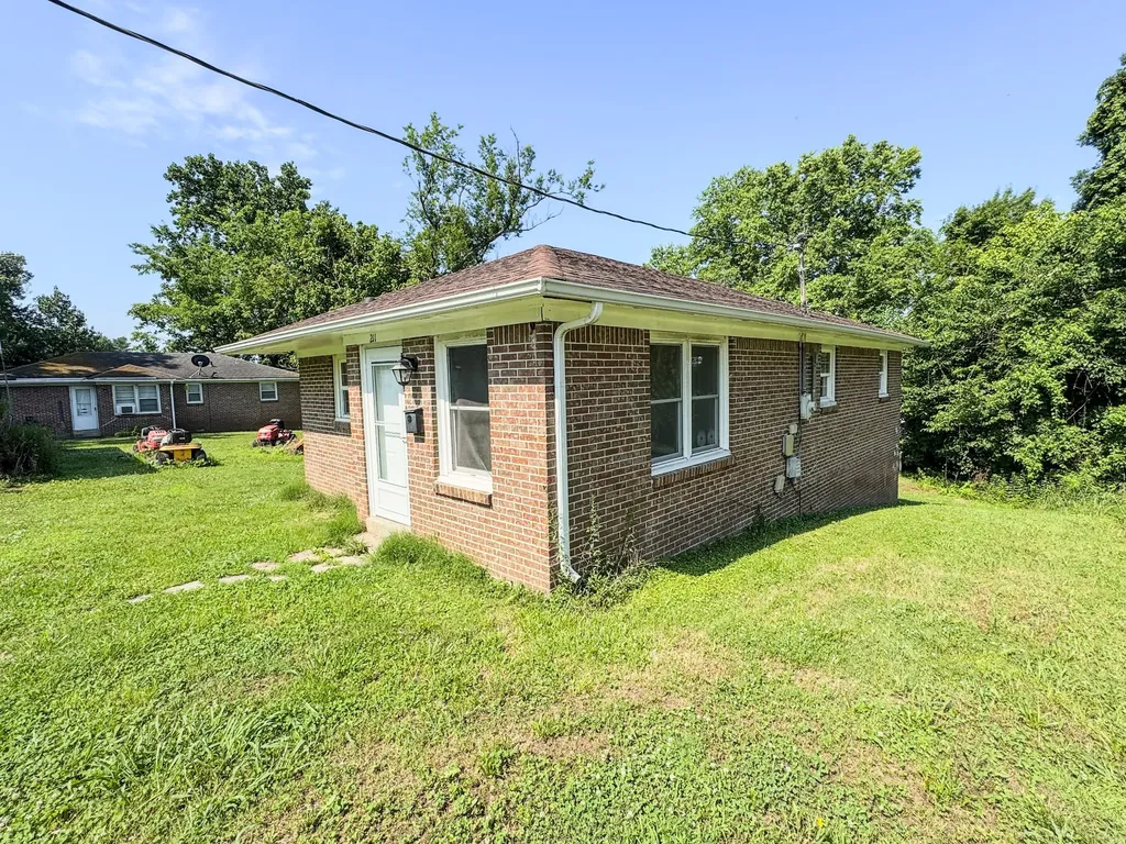 211 Hayes Street Hartsville TN 37074