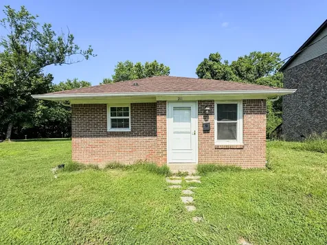 211 Hayes Street Hartsville TN 37074