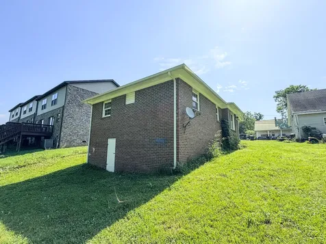 211 Hayes Street Hartsville TN 37074
