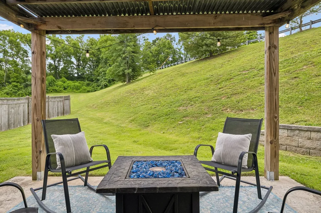 2387 Somerset Valley Drive Antioch TN 37013