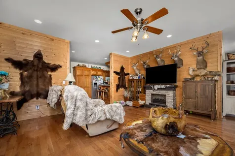 1621 Shelbyville Highway Petersburg TN 37144