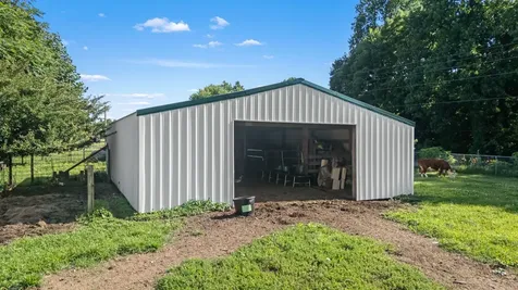 1621 Shelbyville Highway Petersburg TN 37144