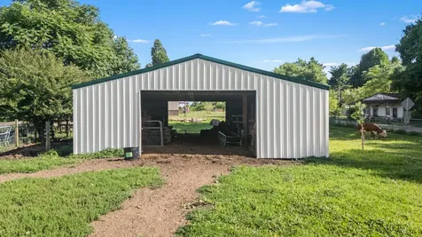 1621 Shelbyville Highway Petersburg TN 37144