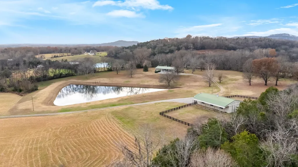 3100 Floyd Road Eagleville TN 37060