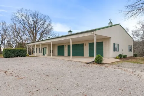 3100 Floyd Road Eagleville TN 37060