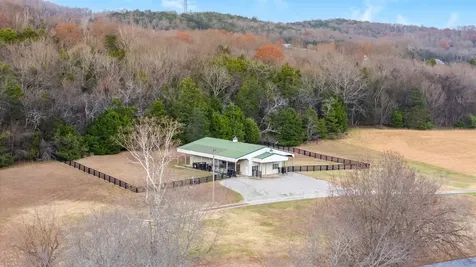 3100 Floyd Road Eagleville TN 37060