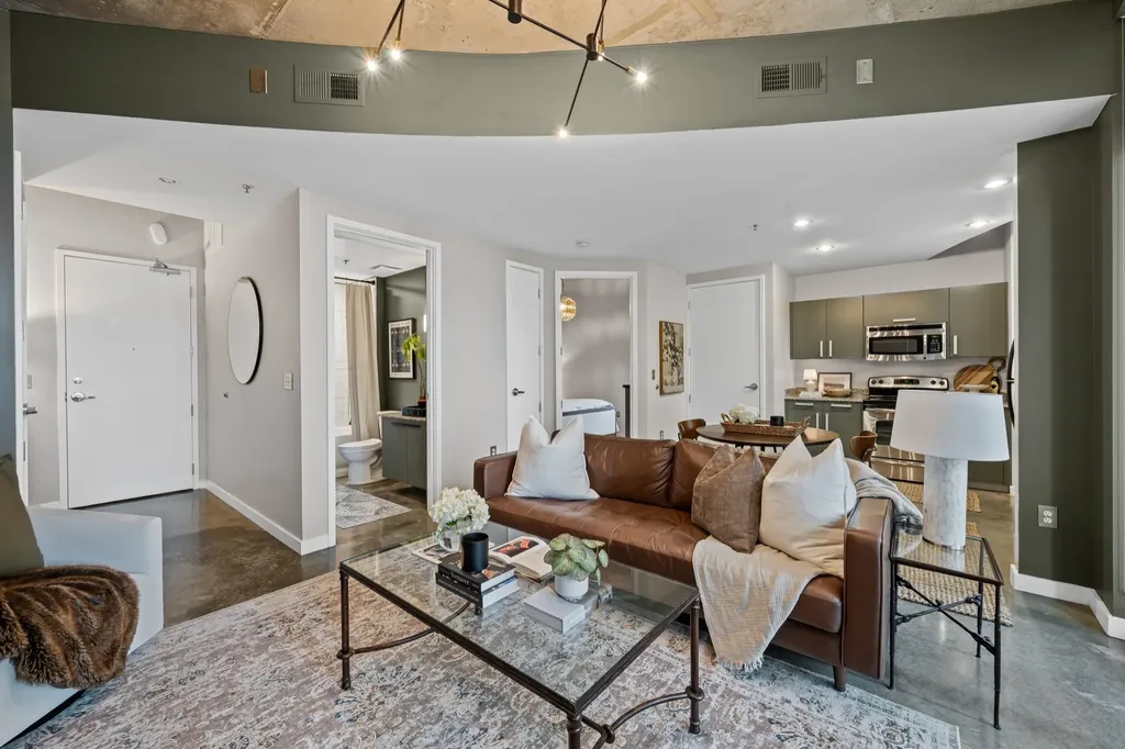 600 12th Ave, S Nashville TN 37203