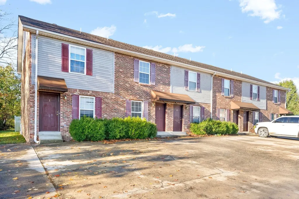 2303 Raleigh Court Clarksville TN 37043