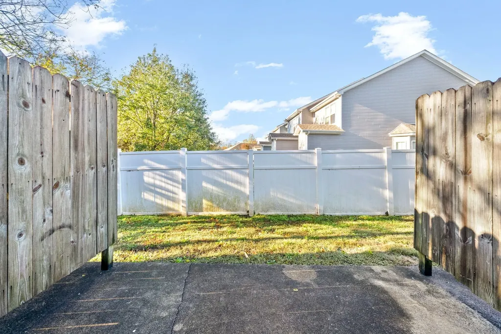 2303 Raleigh Court Clarksville TN 37043