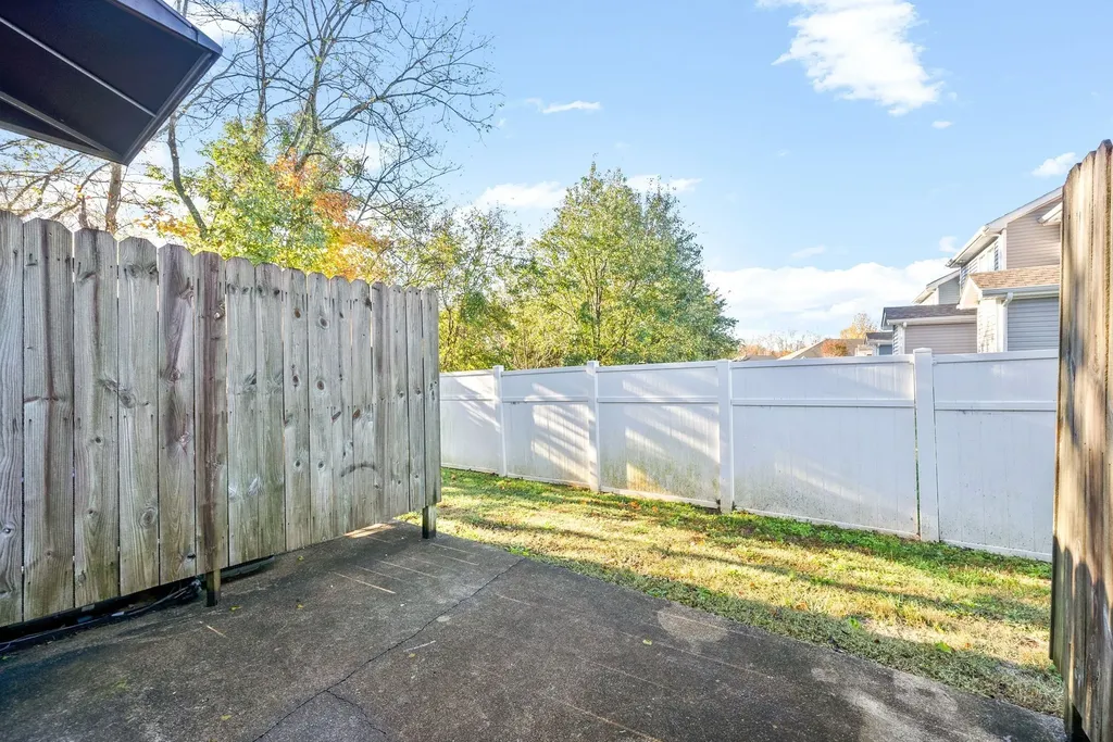 2303 Raleigh Court Clarksville TN 37043
