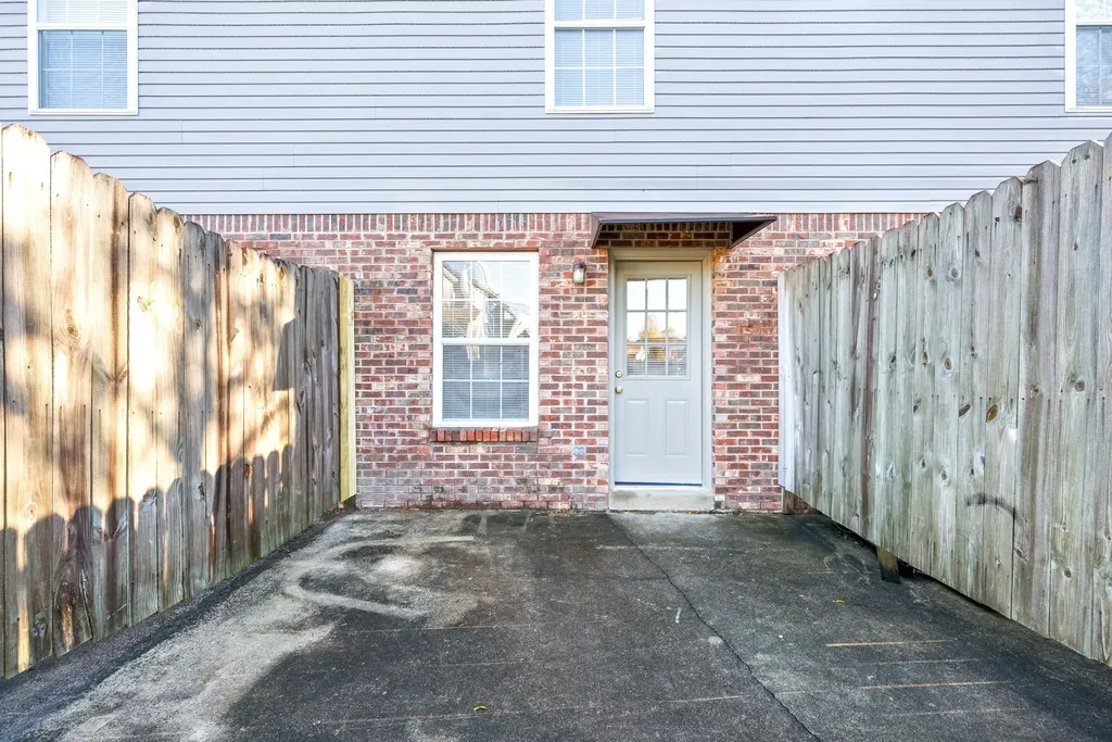2303 Raleigh Court Clarksville TN 37043