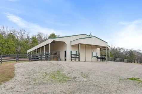 3100 Floyd Road Eagleville TN 37060