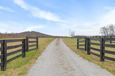 3100 Floyd Road Eagleville TN 37060