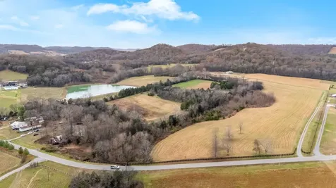 3100 Floyd Road Eagleville TN 37060