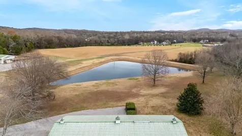 3100 Floyd Road Eagleville TN 37060