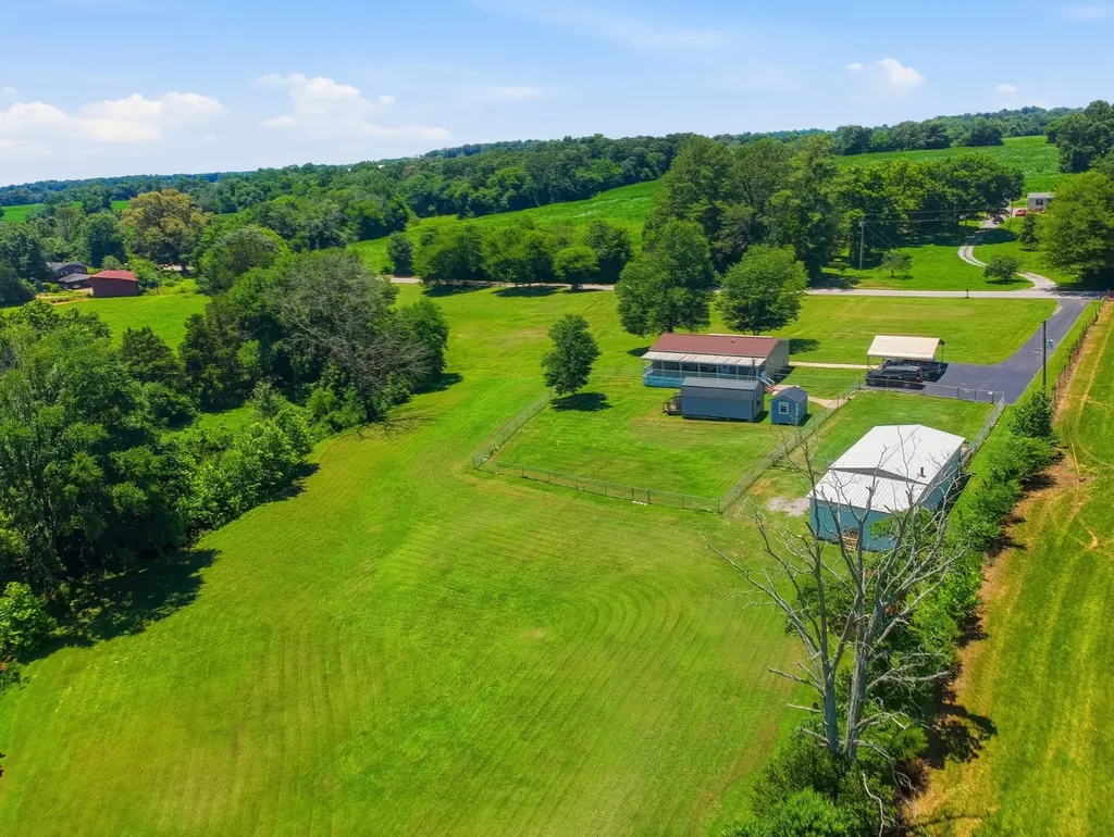 3300 Doyle Frazier Road Morrison TN 37357
