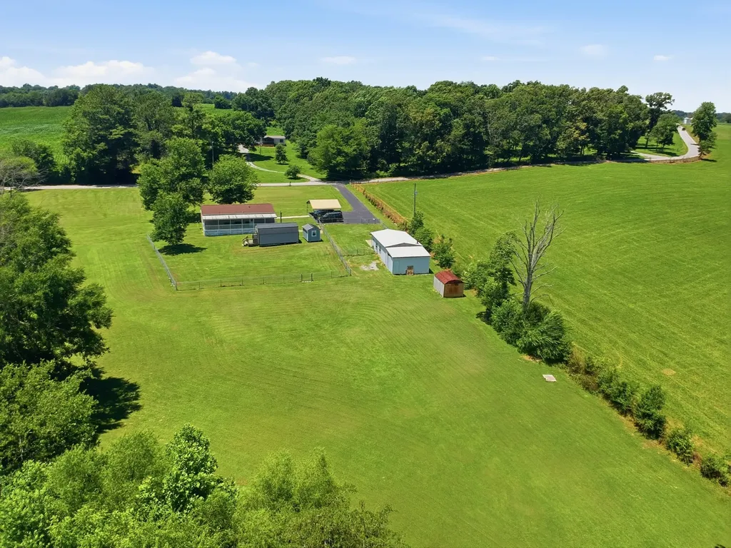 3300 Doyle Frazier Road Morrison TN 37357