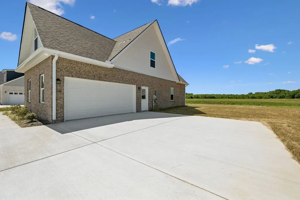 2212 Pickwick Place Murfreesboro TN 37127