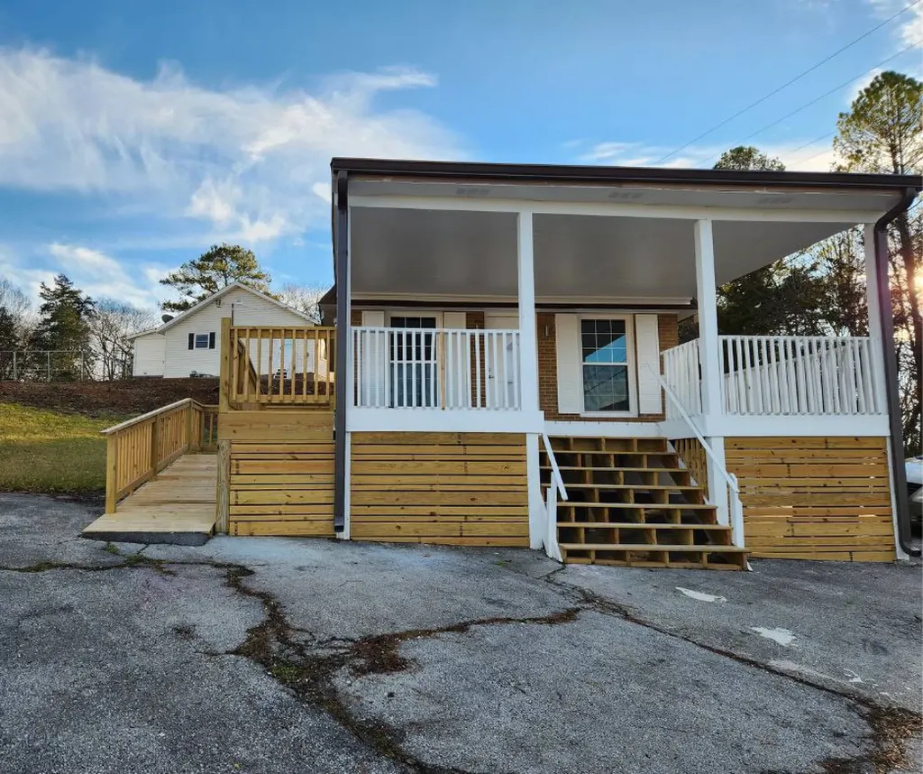 415 S Lee Highway Cleveland TN 37311