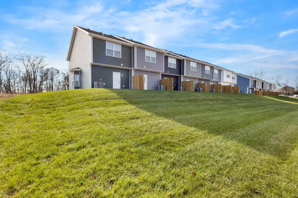 323 Front Ridge Circle Clarksville TN 37040