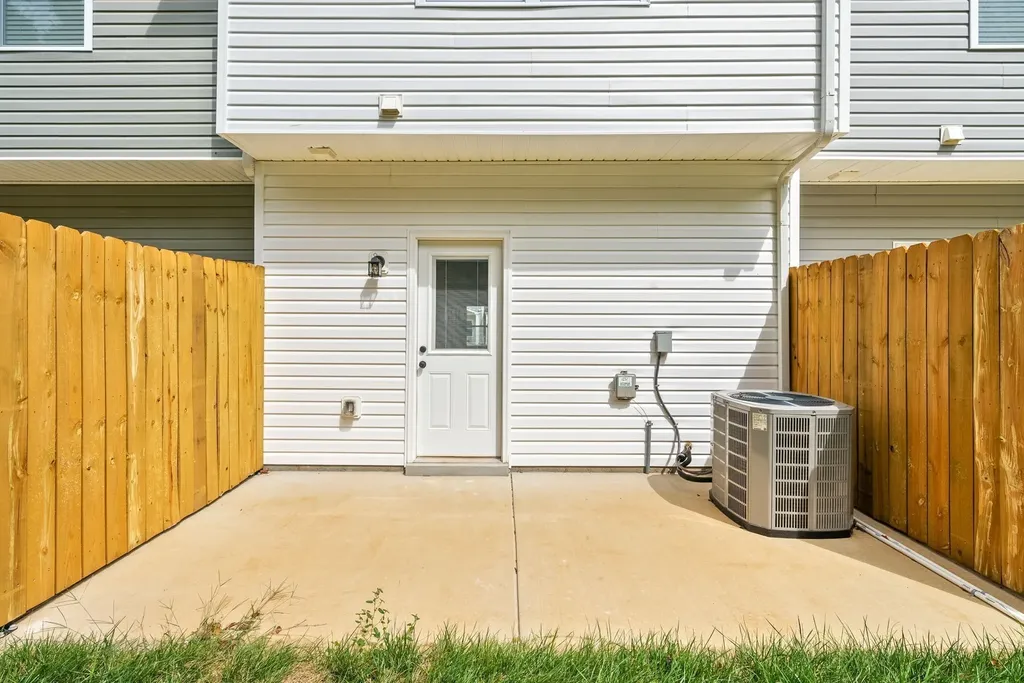 323 Front Ridge Circle Clarksville TN 37040