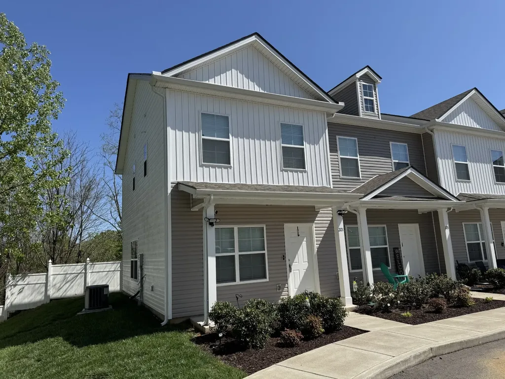 201 Tara Court Columbia TN 38401