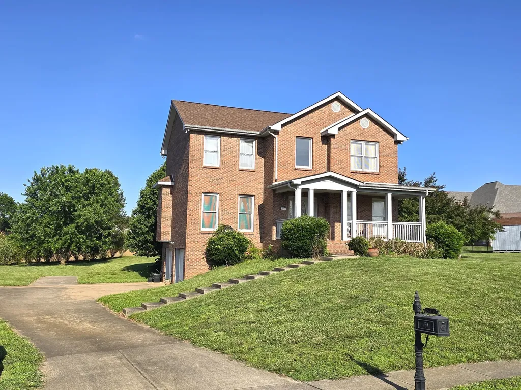 846 Woodstock Court Clarksville TN 37040