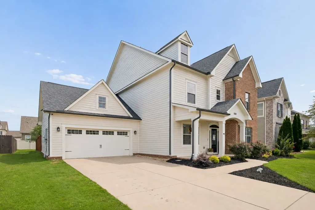807 Sapphire Drive Murfreesboro TN 37128