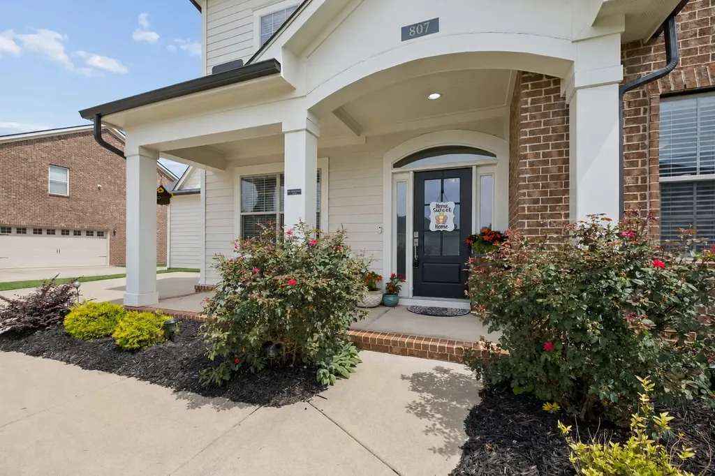 807 Sapphire Drive Murfreesboro TN 37128