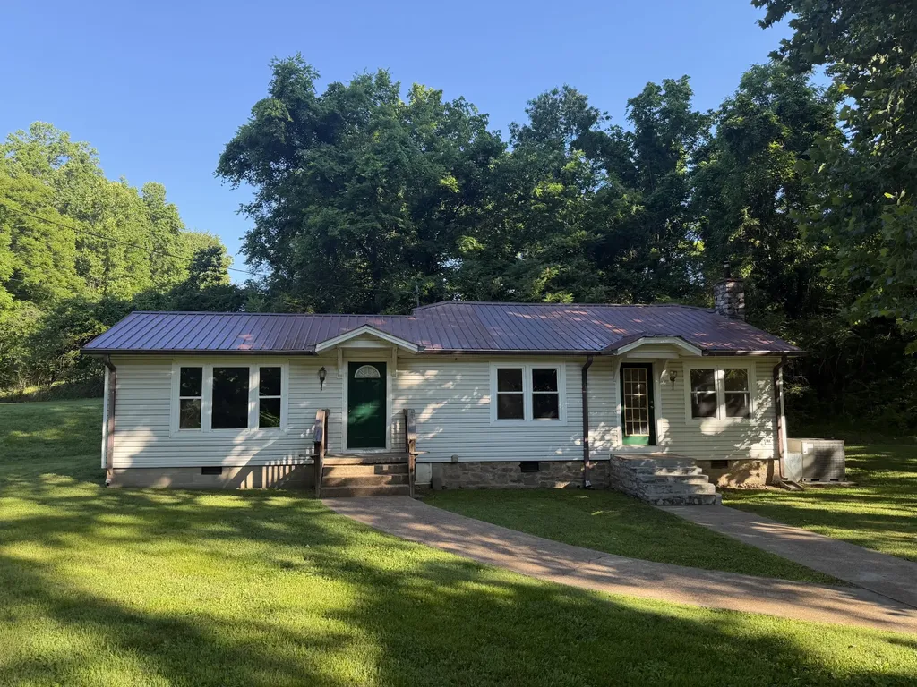 1000 Woodard Perry Road Ashland City TN 37015