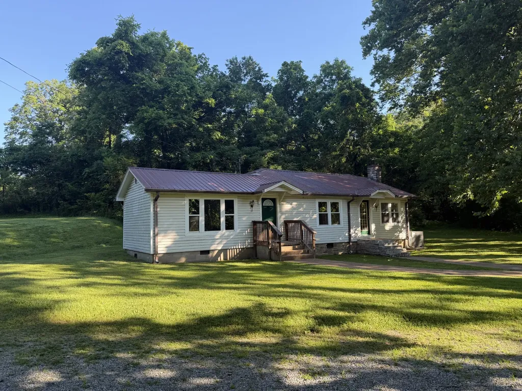 1000 Woodard Perry Road Ashland City TN 37015