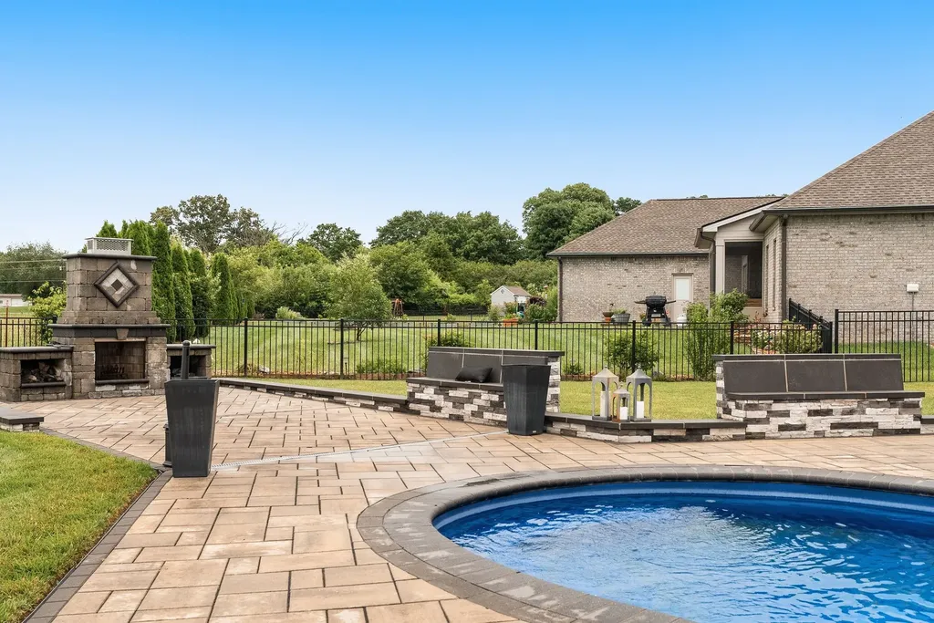 420 Shaes Way Clarksville TN 37043