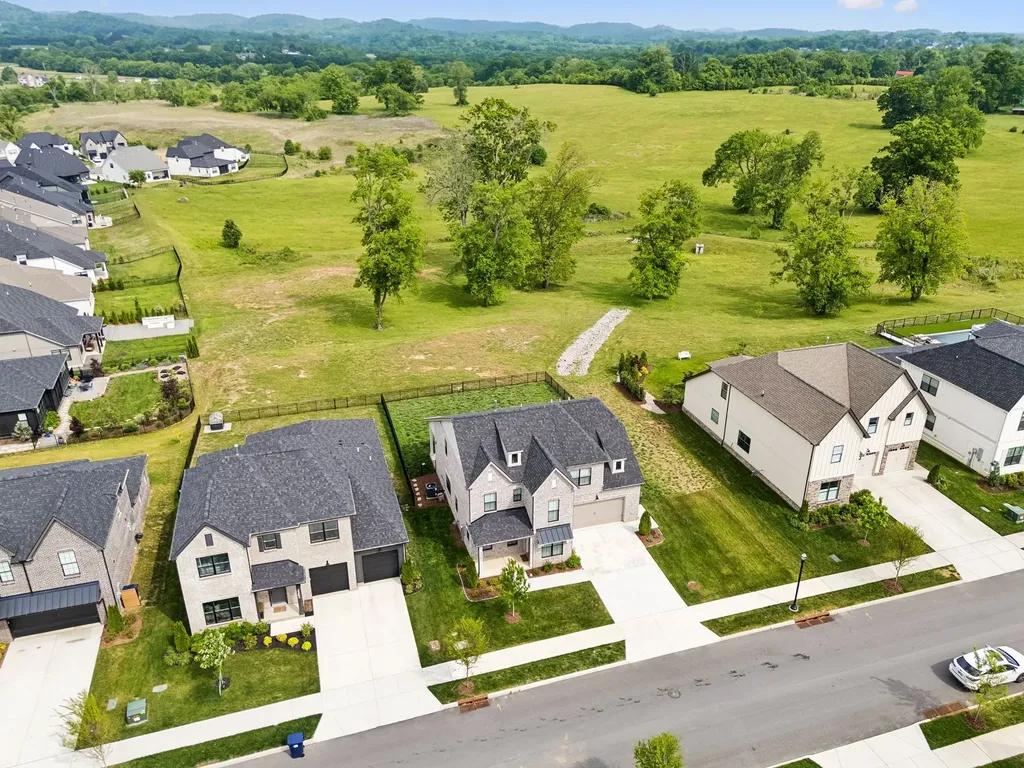 3287 Sassafras Lane Thompsons Station TN 37179