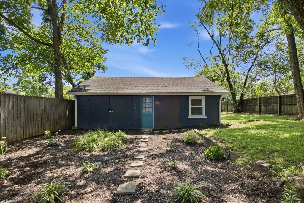 1215 N 7th Street Nashville TN 37207