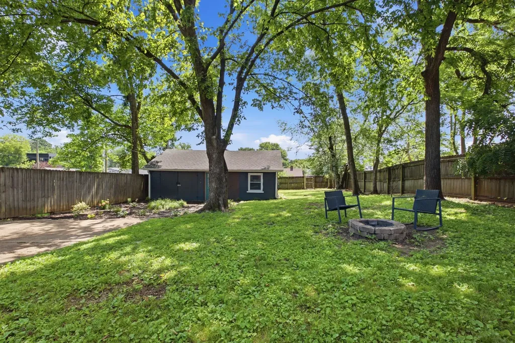 1215 N 7th Street Nashville TN 37207