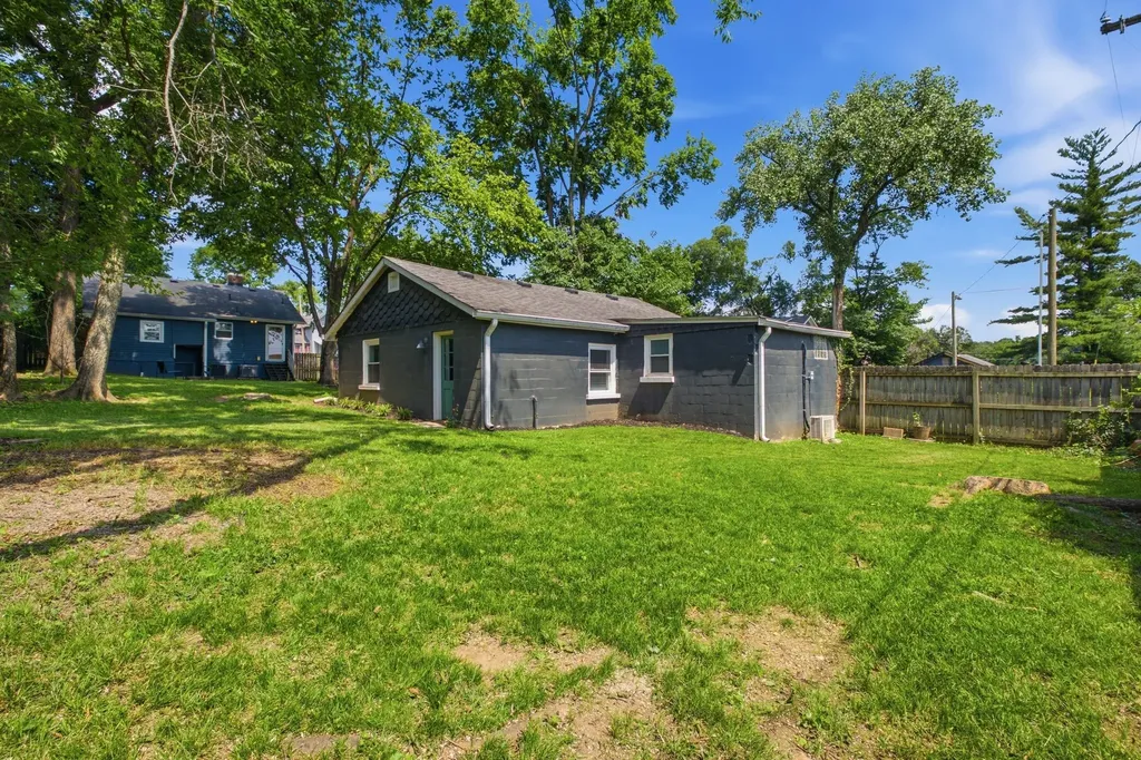 1215 N 7th Street Nashville TN 37207