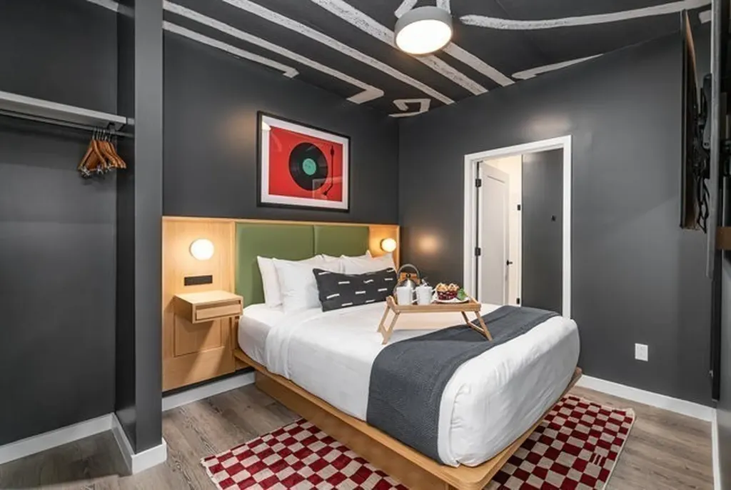 50 Music Sq, W Nashville TN 37203